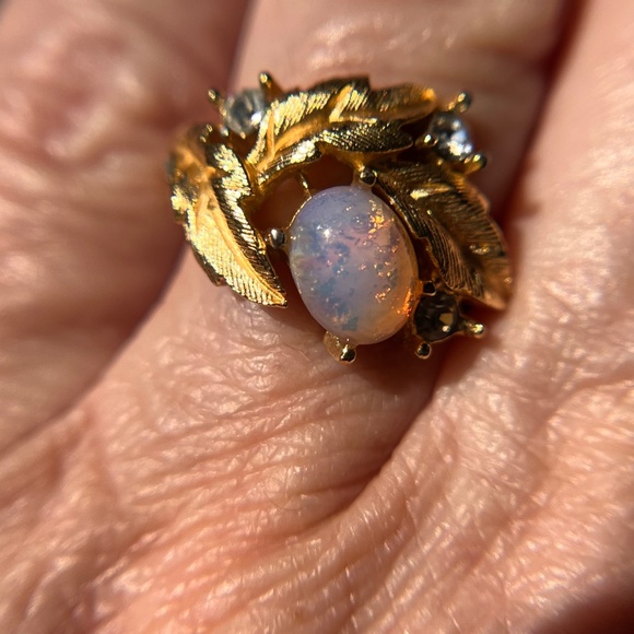 Vintage Avon "Fire Flower" Ring Adjustable Sizes 4-6 Gold Tone Faux Pink Opal - Picture 5 of 5